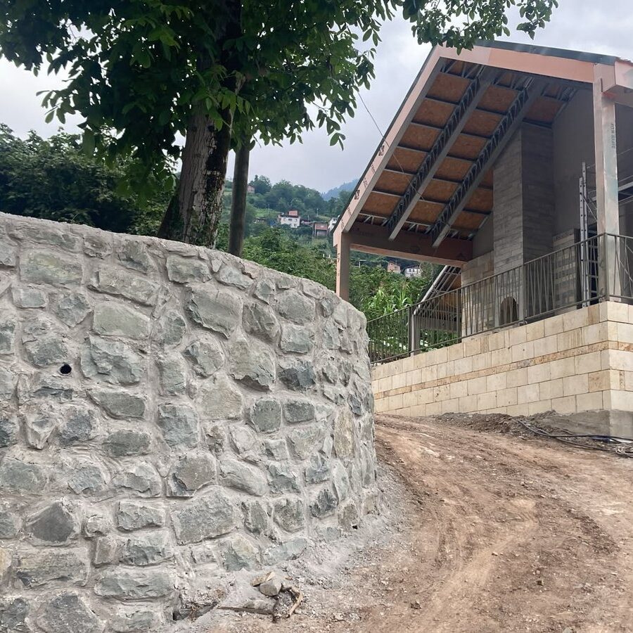 Trabzon Araklı Taş Ev
