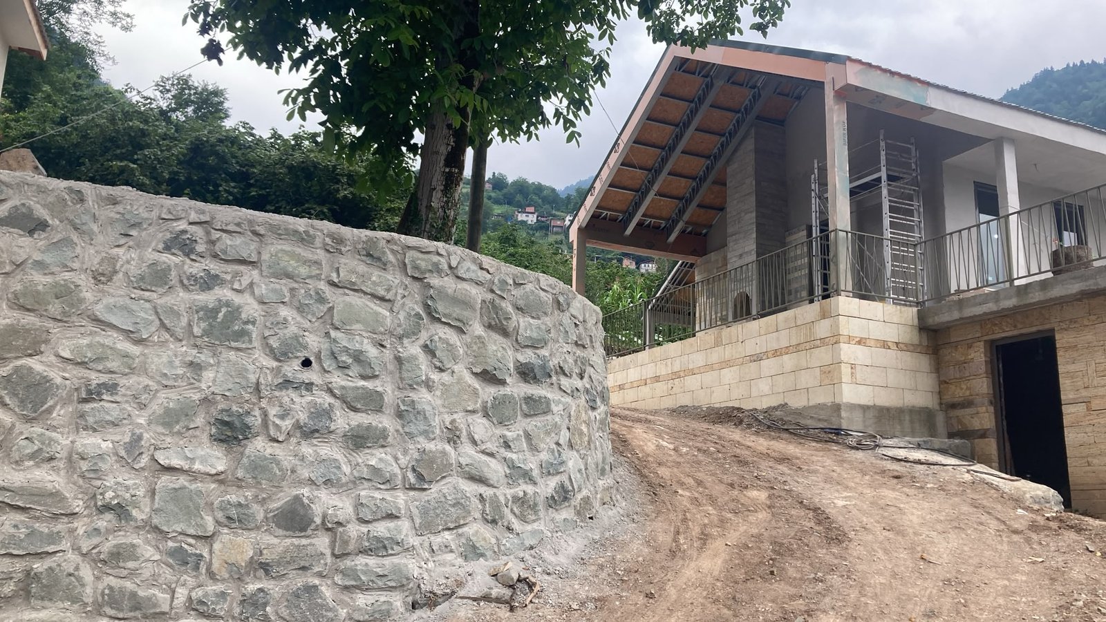 Trabzon Araklı Taş Ev