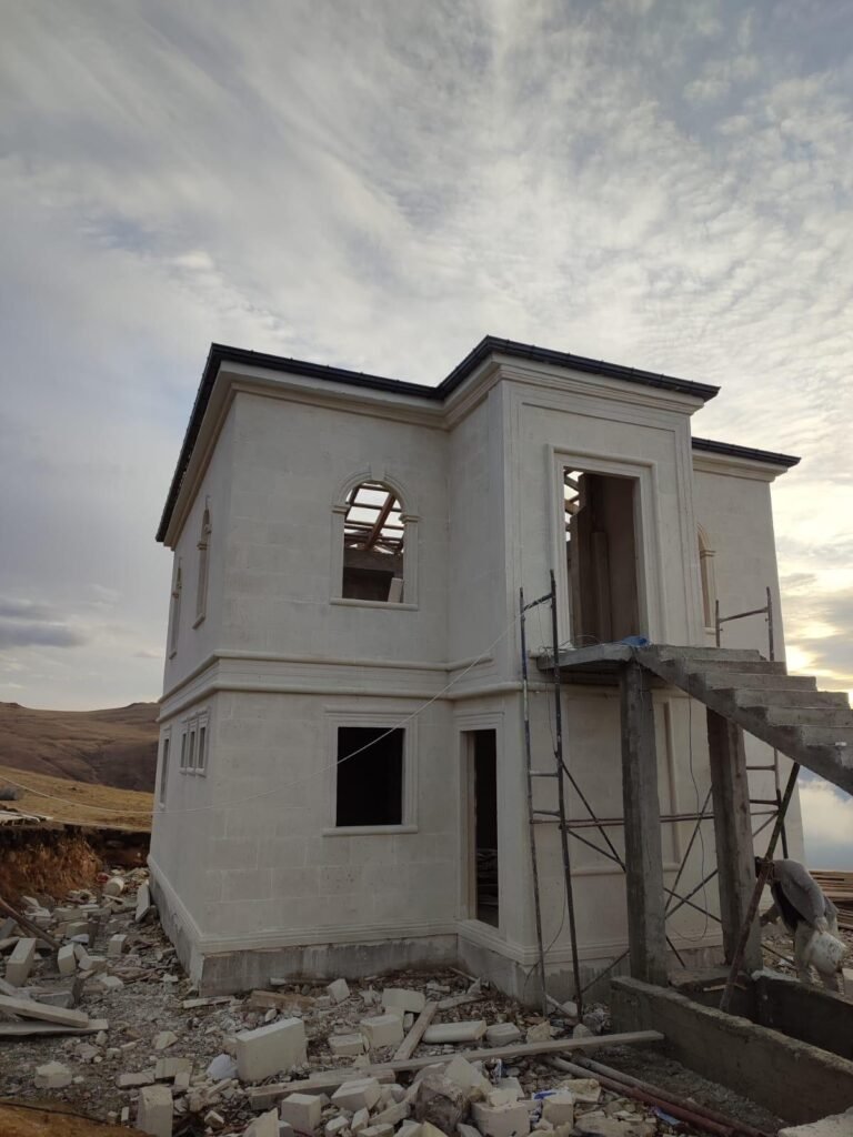 Gumushane Alcakdere Plateau Stone Villa
